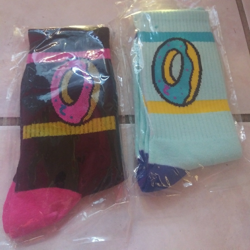 2 new pairs of odd future socks